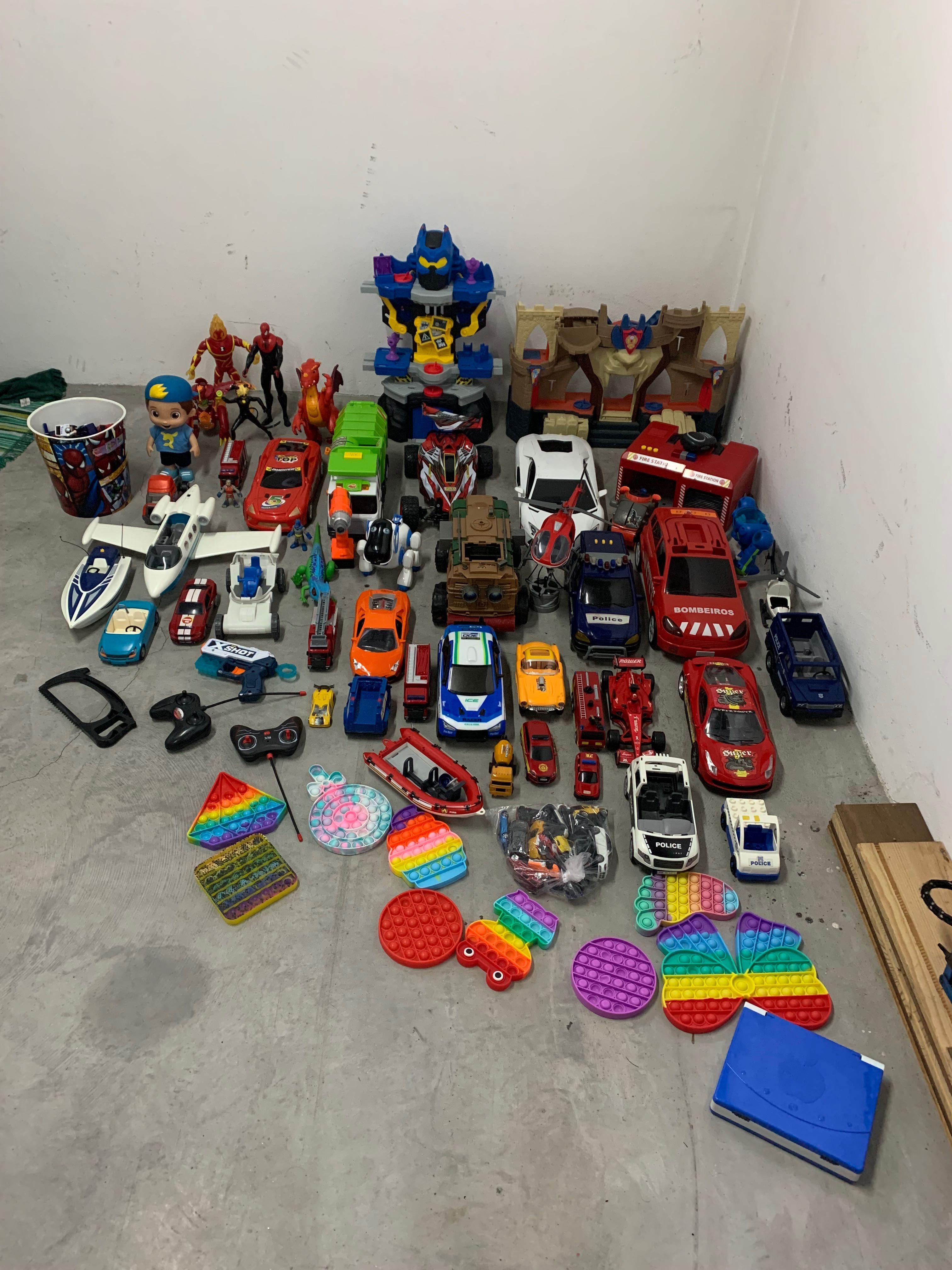 Lote de Brinquedos de Criança diversos
