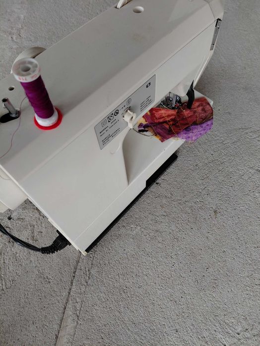 maszyna do szycia   /  896