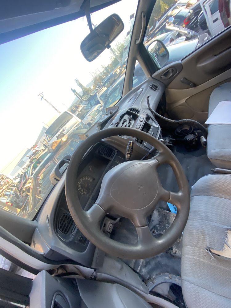 Mitsubishi L400 (peças)