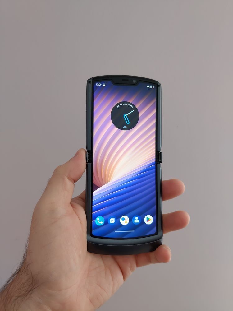 Motorola razr 5 g