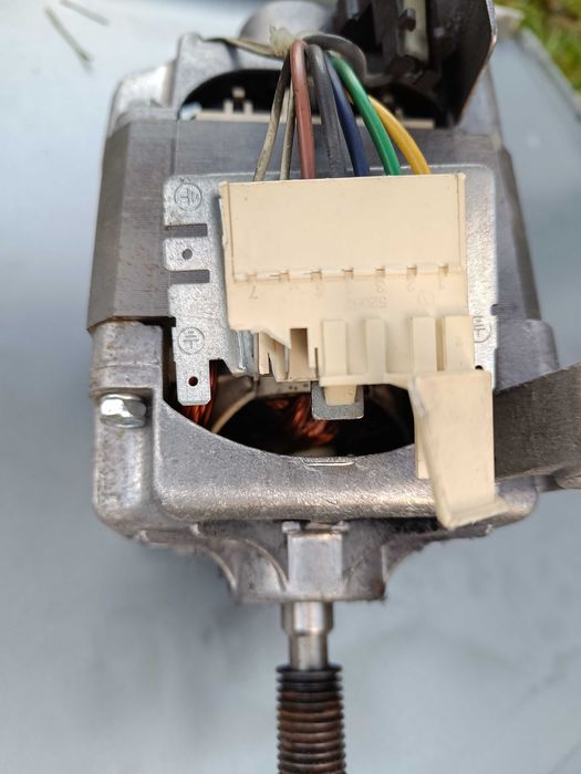 Silnik pralki Electrolux EWP1262TEW