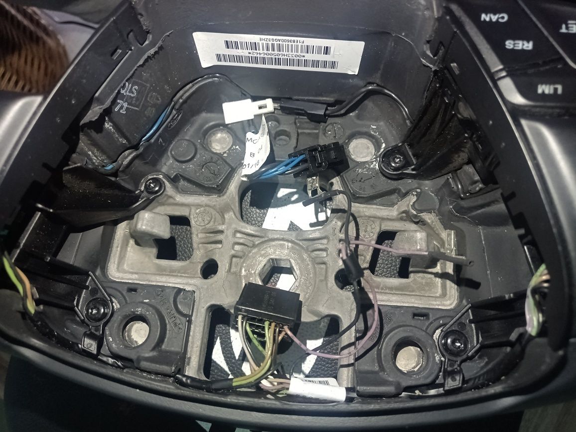 Kierownica Ford Focus MK3 ST podgrzewana z tempomatem/Kuga/C-Max