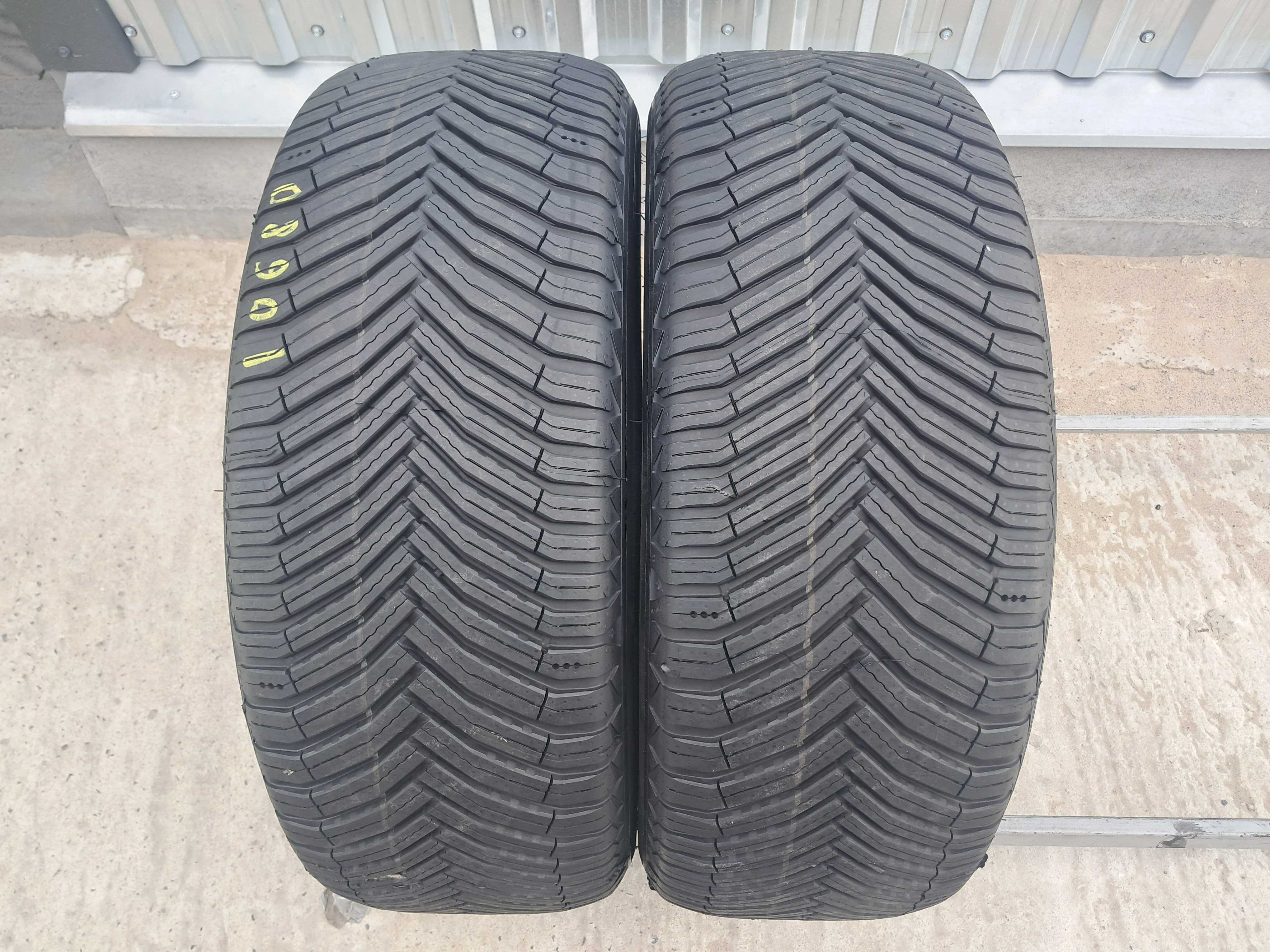 Резина всесезонна, нова,  Michelin Cross Climate 2 SUV 235\50 R19