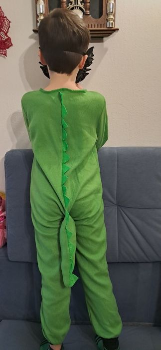 Strój dinozaura lub smoka z maską.