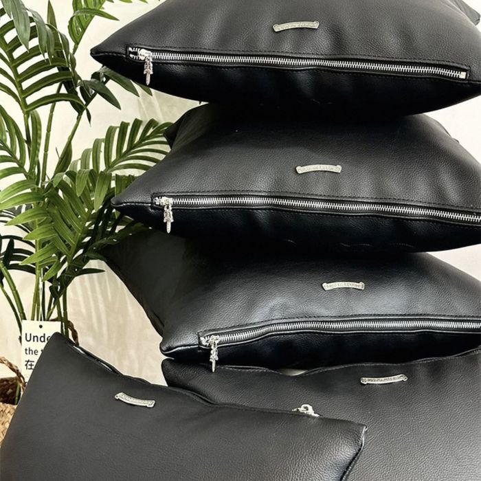 Шкіряні подушки Chrome Hearts