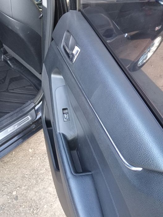 Автомобіль седан