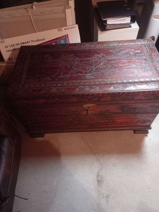 Arca de arrumação trabalhada