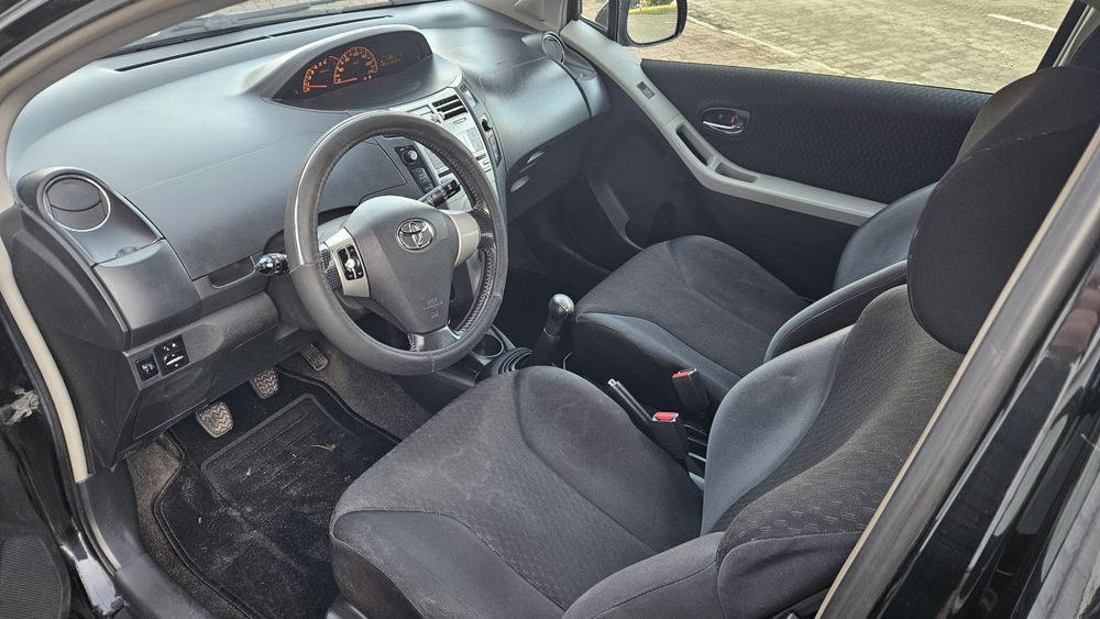 Mały wariat TOYOTA YARIS TS SPORT 1,8 133KM klimatron Alu17 OKAZJA