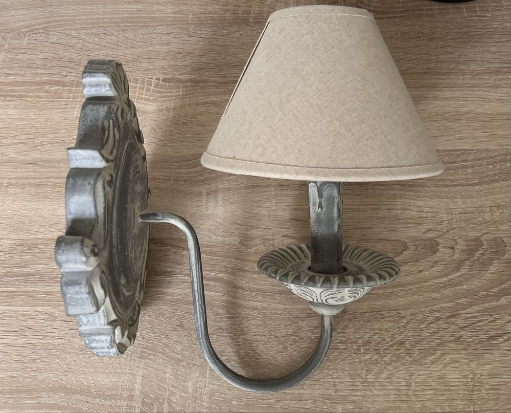 Kinkiet w stylu prowansalskim shabby chic