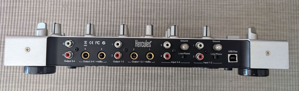 Controladora DJ Hercules DJ Console RMX