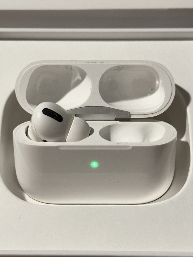 Apple AirPods Pro - LEWA słuchawka + etui