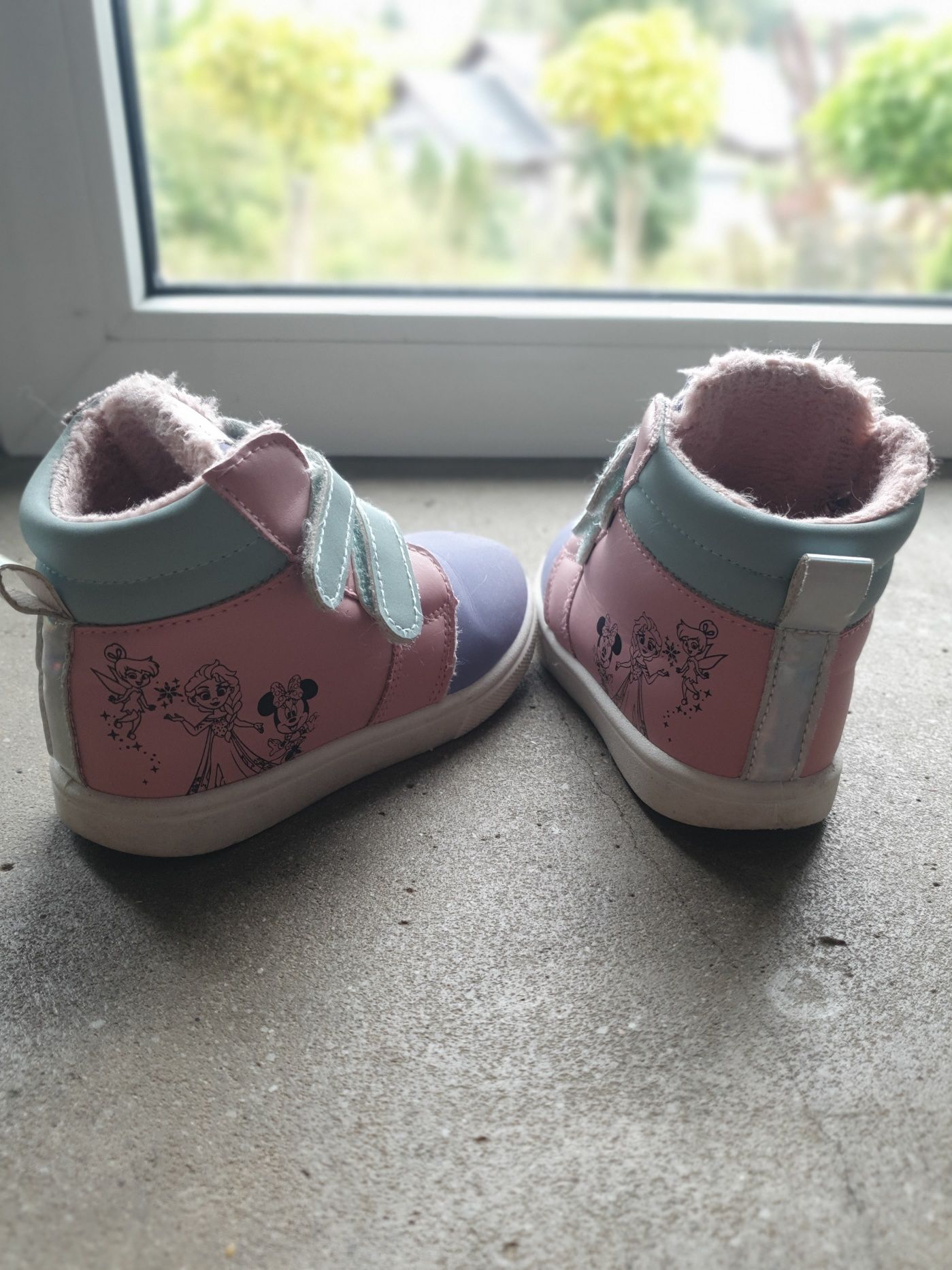 Buty ocieplane sinsay rozmiar 25