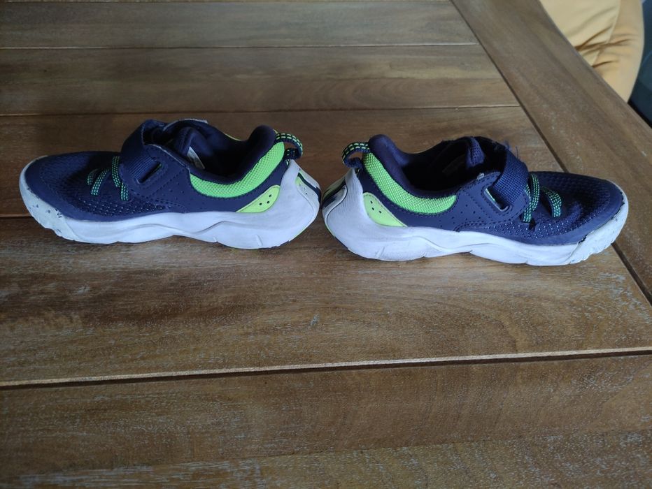 Buty sportowe dziecięce Deichmann, r.28, bdb