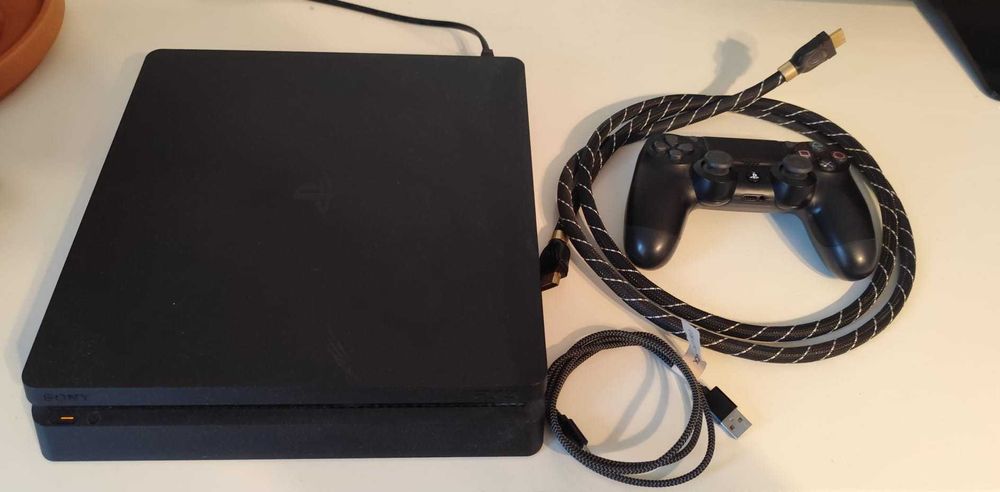 Konsola Playstation 4 Slim 1TB