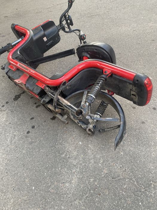 Електроскутер рама вилка маятник сидіння кермо