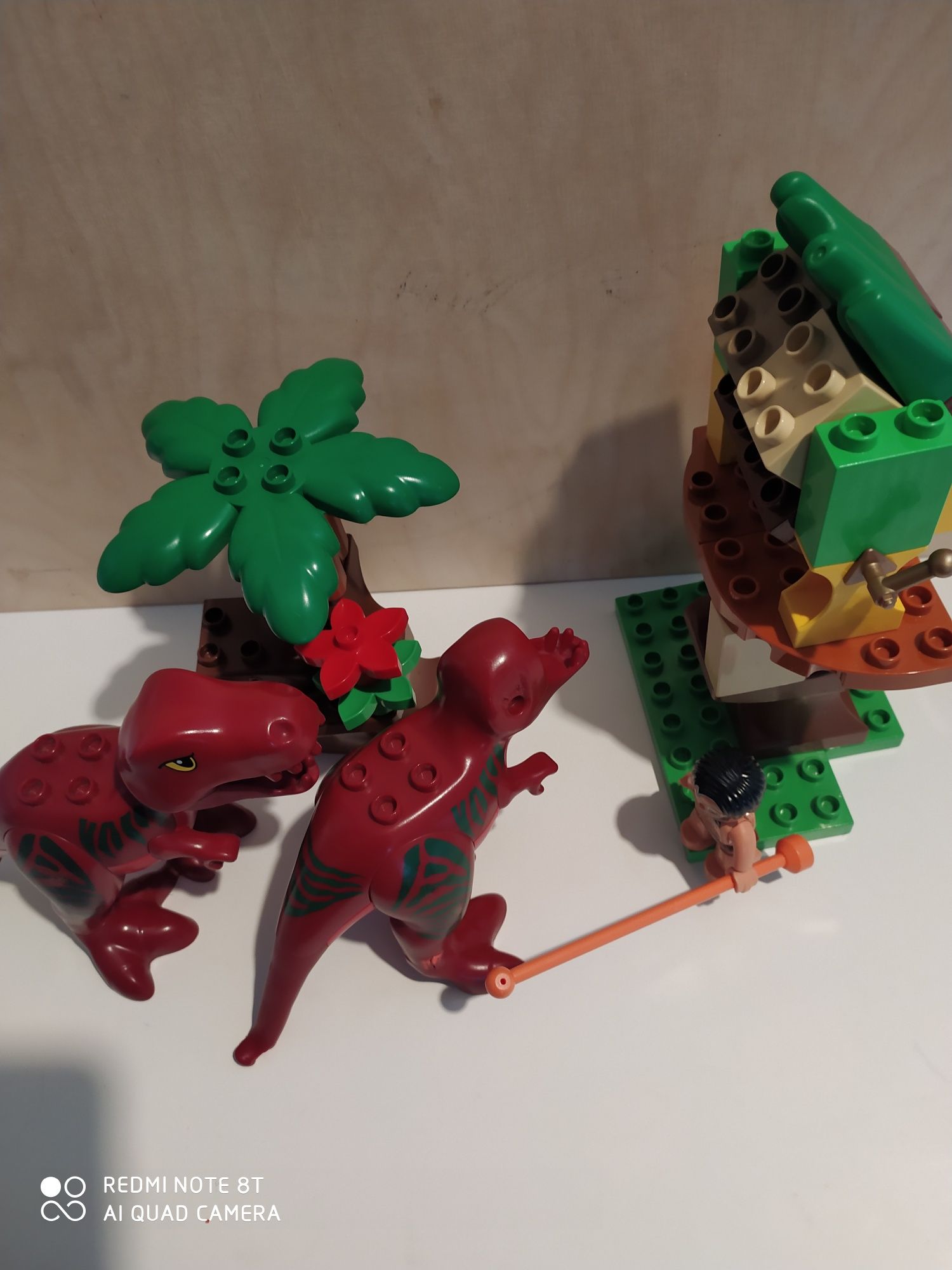 Lego duplo dinozaur pułapka na dinozaura jaskiniowiec