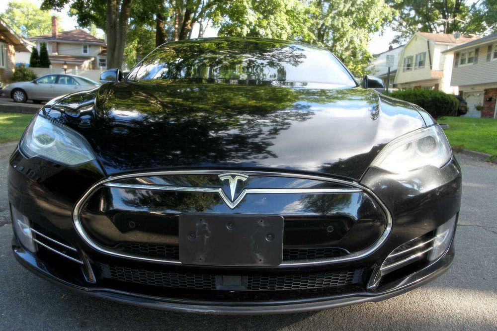 Tesla Model S P90D      2016
