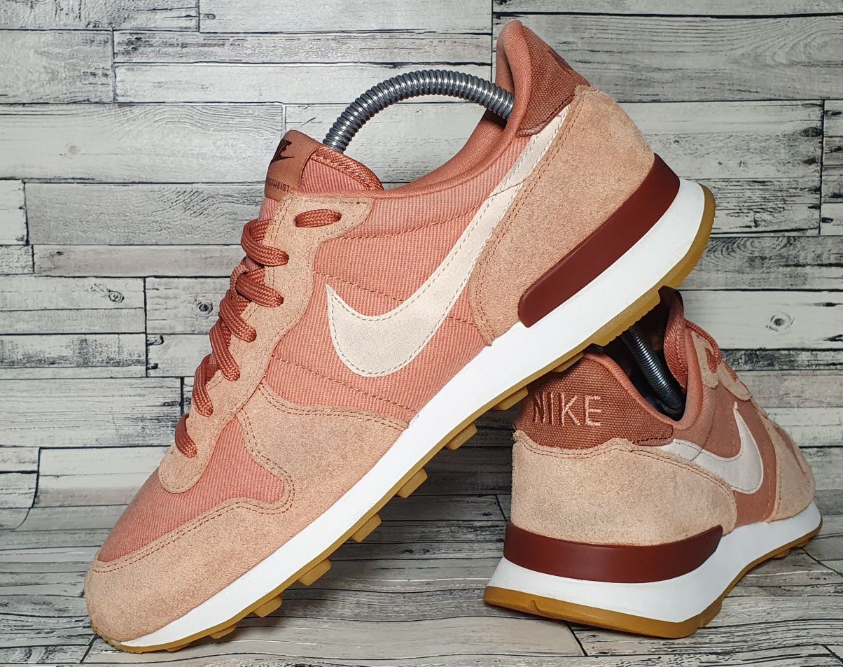 41р. Кроссовки Nike Internationalist