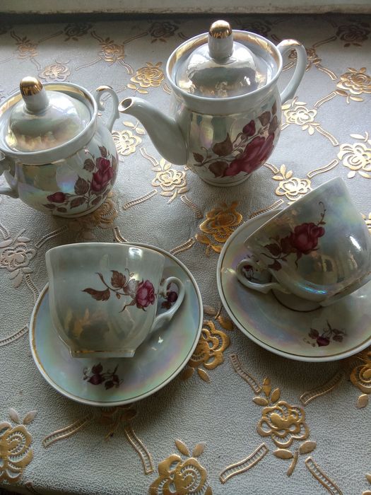 Прийму в подарунок непотрібний посуд.