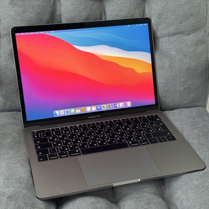 Apple Macbook Pro 2017 8/128 Новый АКБ