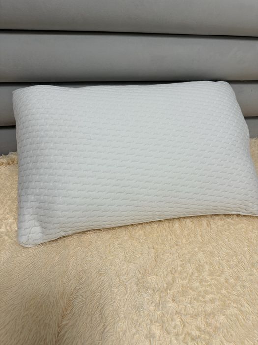 Подушка WELLPUR STRYN 42x65x15см