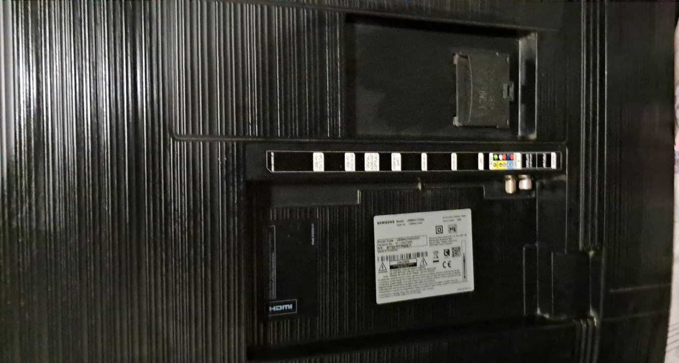 Телевизор Samsung UE55NU7402U в рабочем состоянии. Нужен ремонт