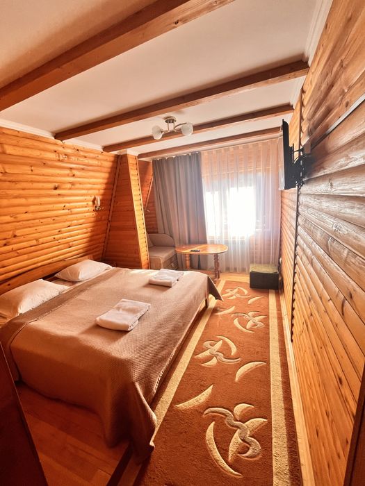 Здається котедж та сімейні апартаменти в Мигово