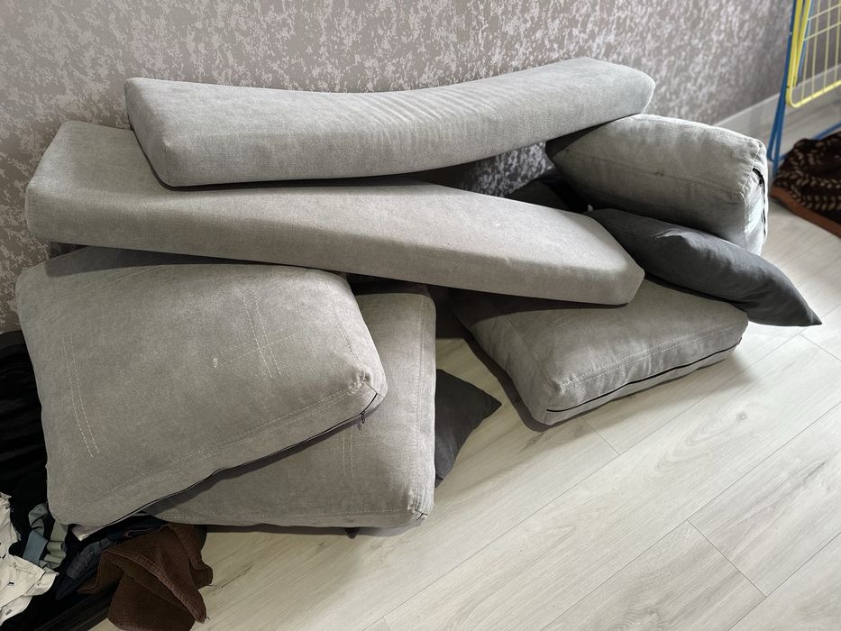 Продам великий диван в гарному стані