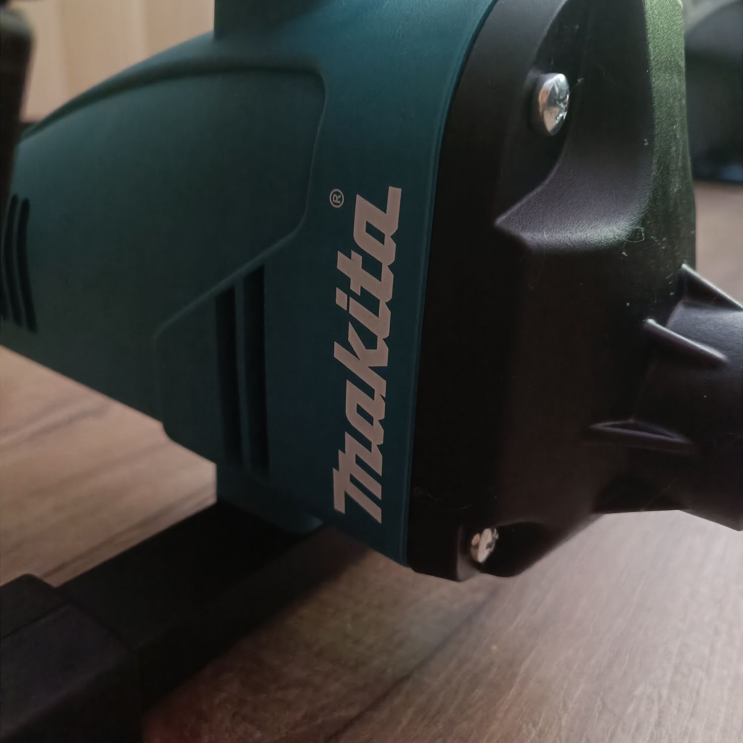 MAKITA UT1200 mieszarka ręczna 960W M14 max fi mieszadła 120mm