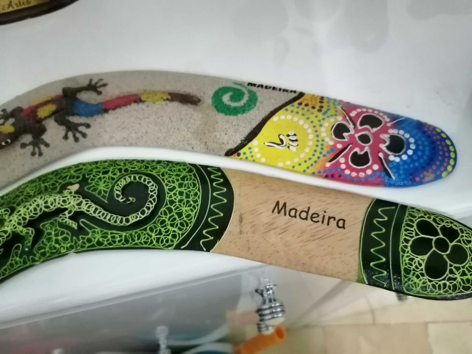 Dois Boomerang e um batuque (artesanato da Madeira)