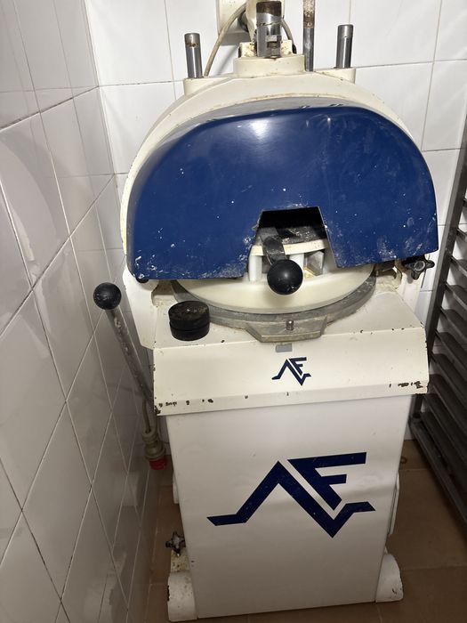 Divisora pao semi automatica