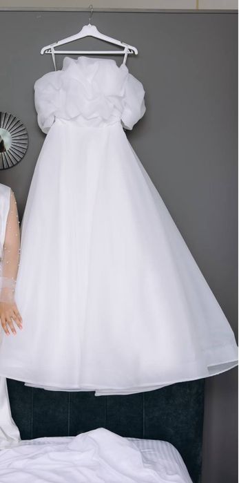 Продається весільна сукня