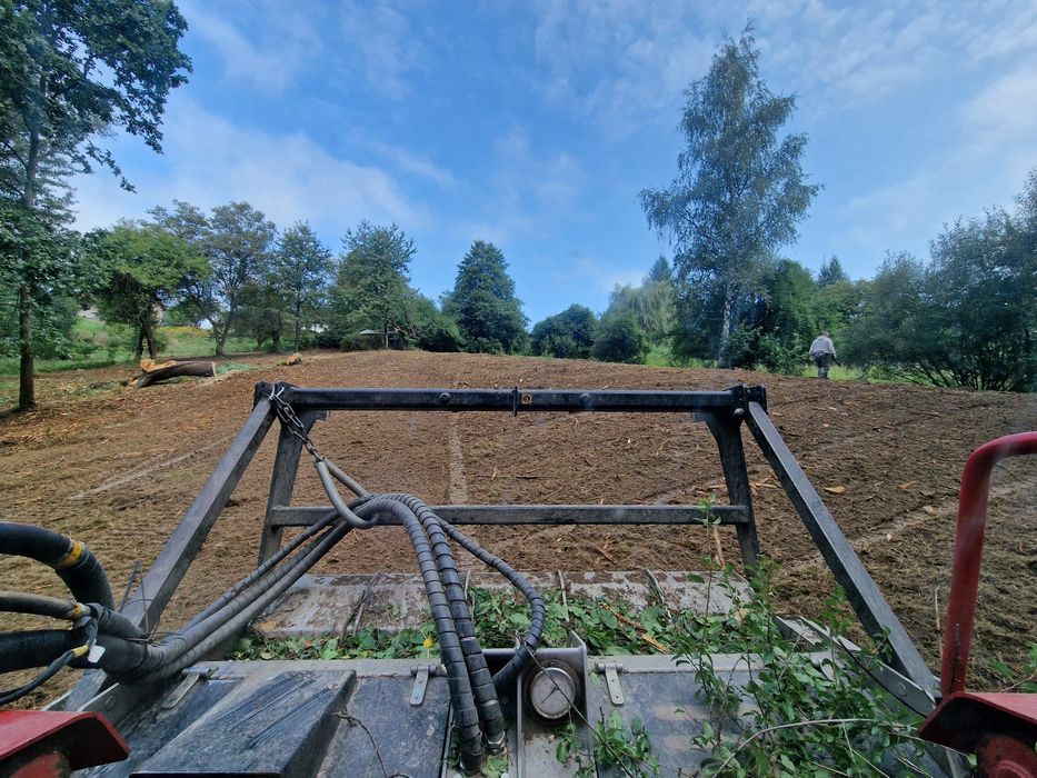 Wycinka zarośli krzaków karczowanie działki czyszczacie terenu mulczer