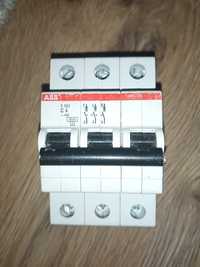Автоматичний вимикач АВВ С4 А

Трифазний.  Виробник Німеччина.

Стан І