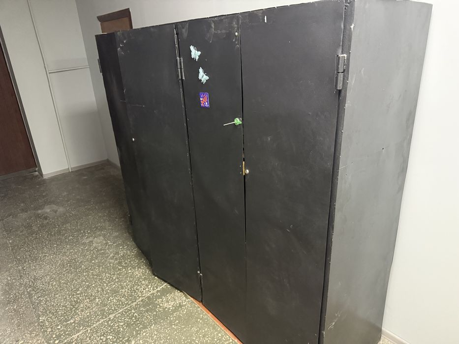 Металический шкаф