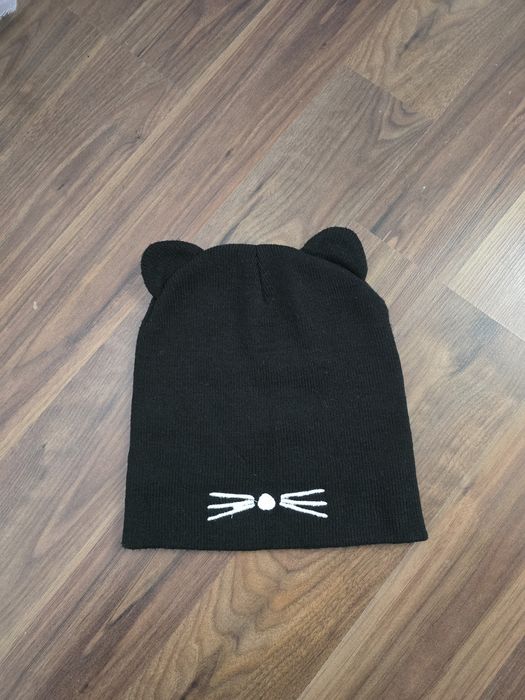 Czarna czapka dla dziecka kotek