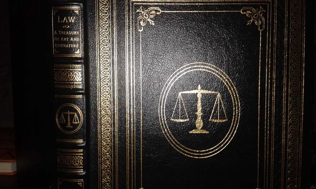 Law: A treasury of law and art by Sara Robins