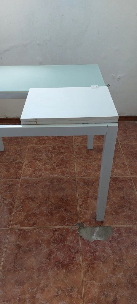 Mesa de vidro fosco