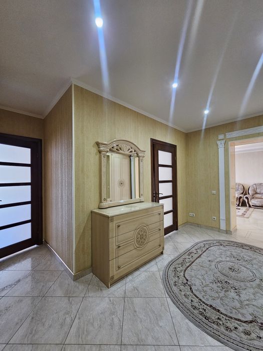 Продам 2-кімнатну квартиру в центрі міста р-н Сільпо