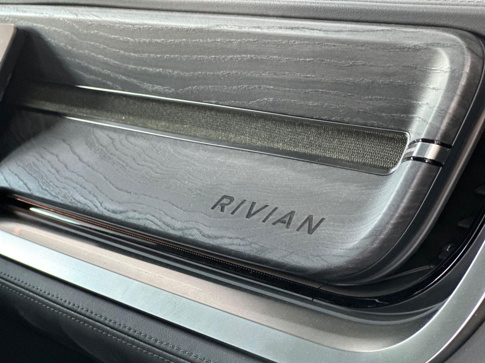 2022 Rivian R1T Adventure елетропікап