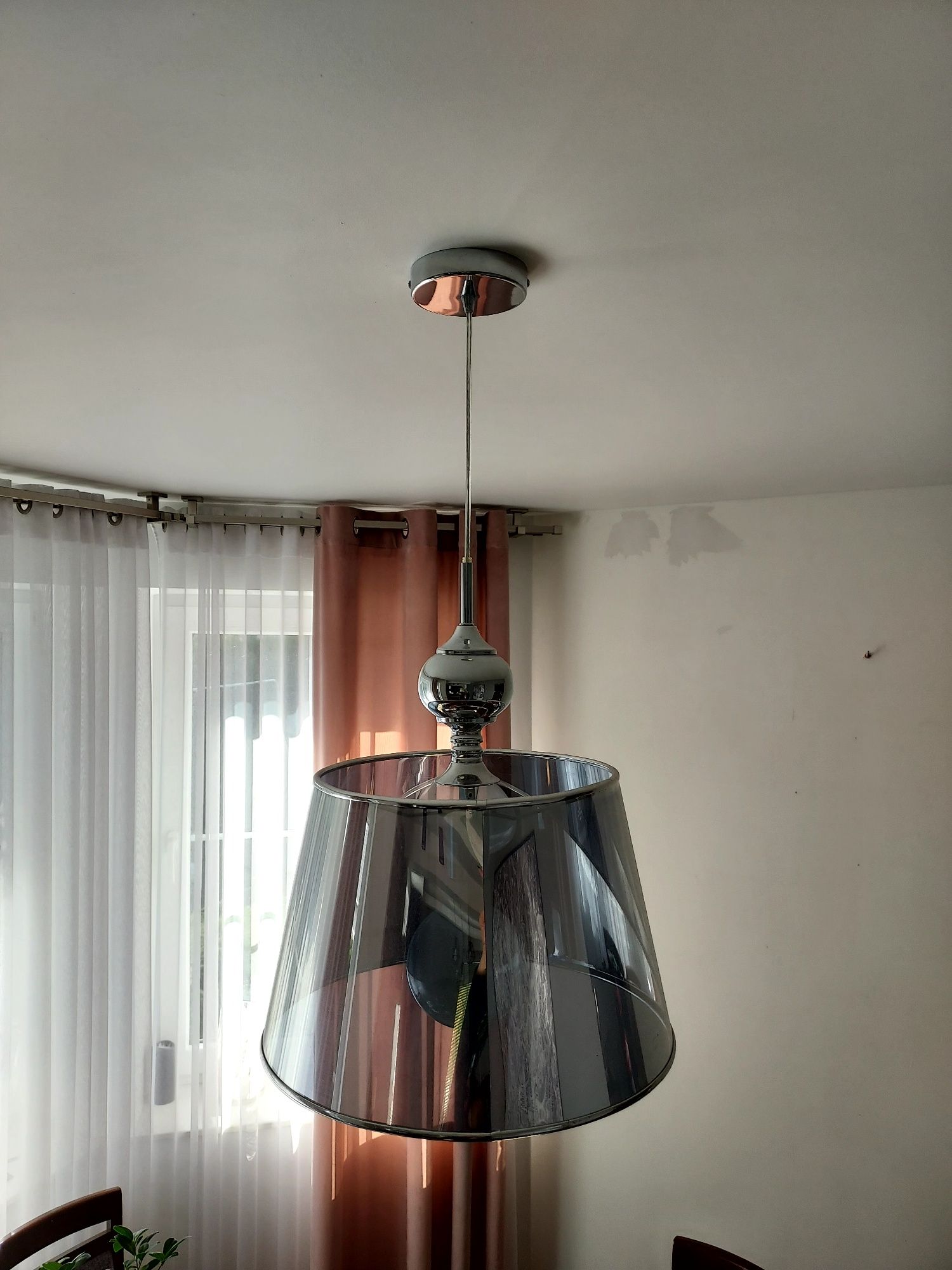 Lampa srebrna nad stół