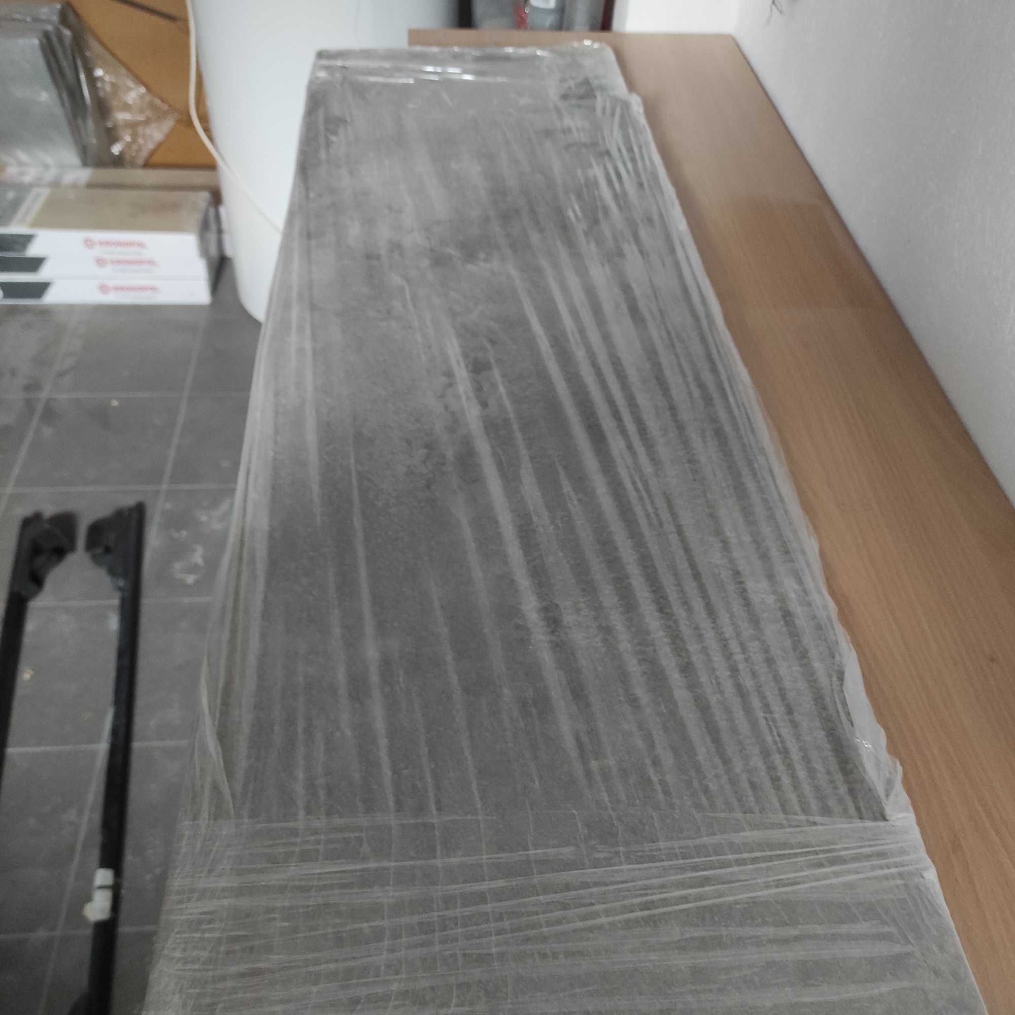 Parapet z MDF, grubość 1,8 cm, Beton