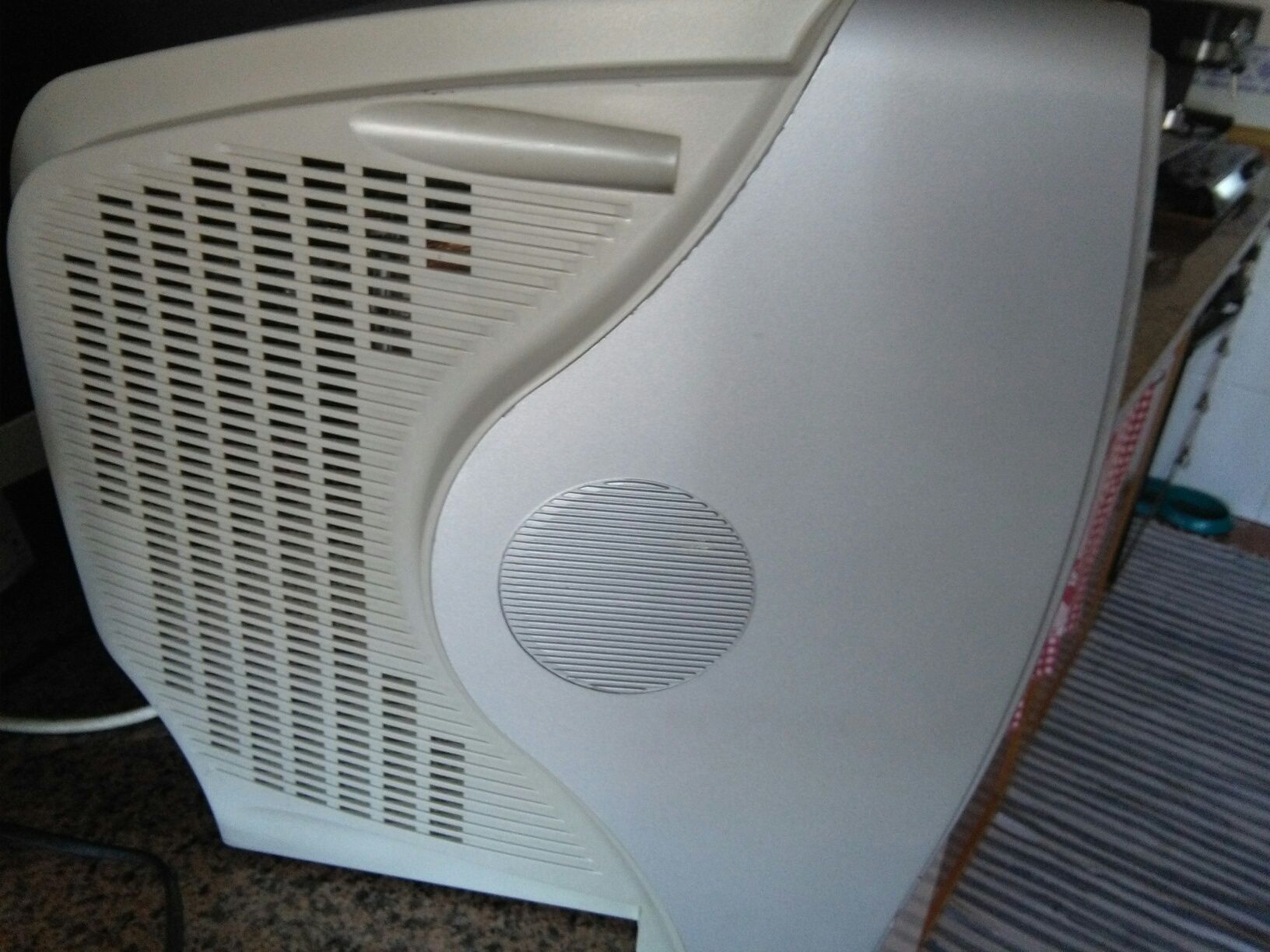 Televisão Sanyo e Silver peças e televisão  Mitsai a funcionar