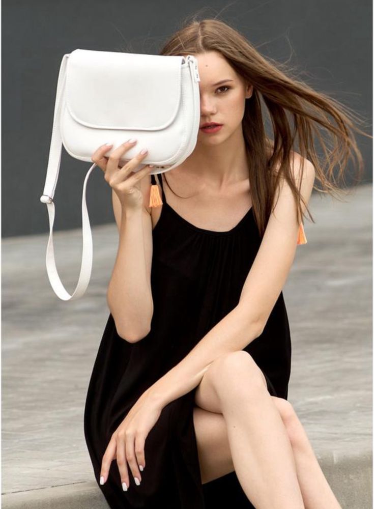 Жіноча сумка кросбоді rose біла