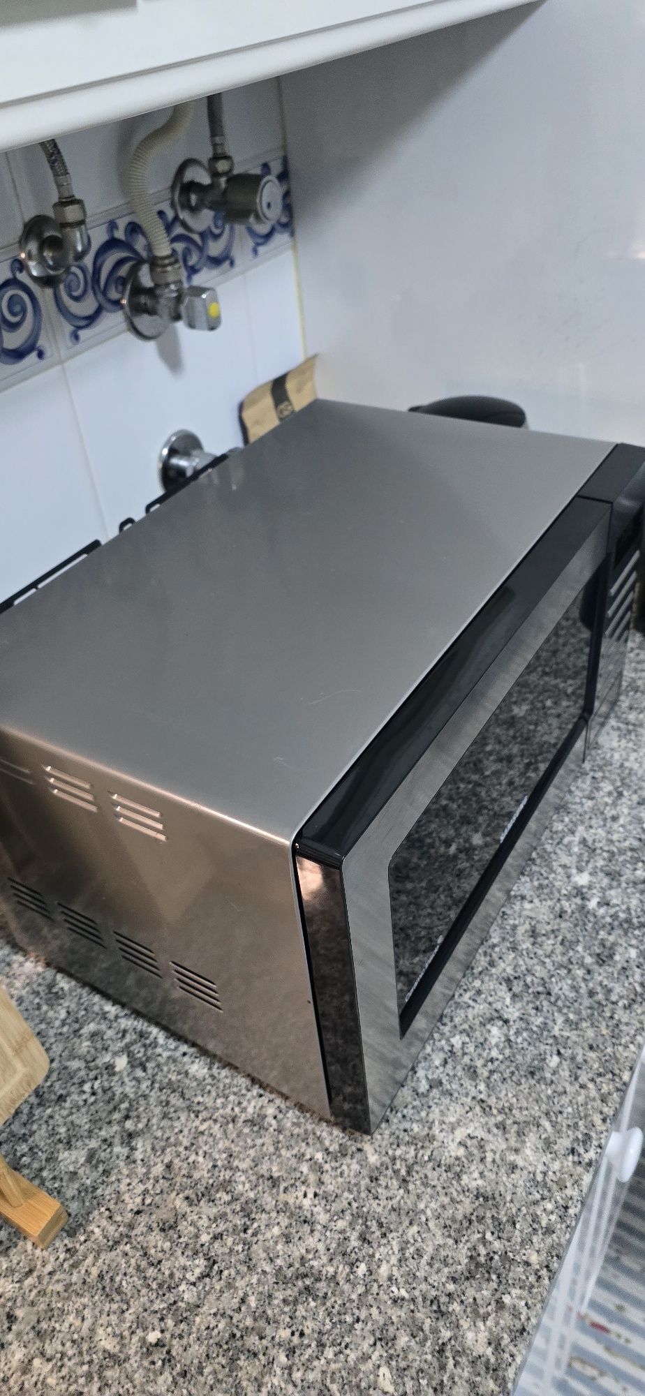 Micro-ondas SAMSUNG GE87M-X (23 L - Com Grill - Inox)