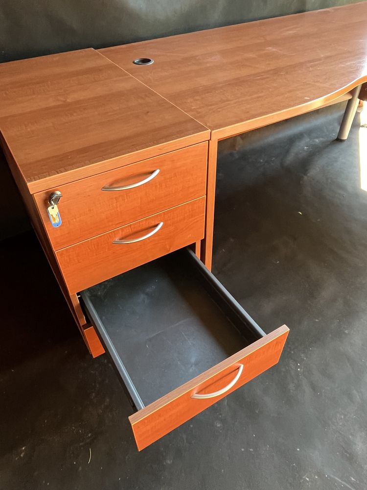 TRANSPORT GRATIS! superkomfortowe biurko z pomocnikiem na kluczyk