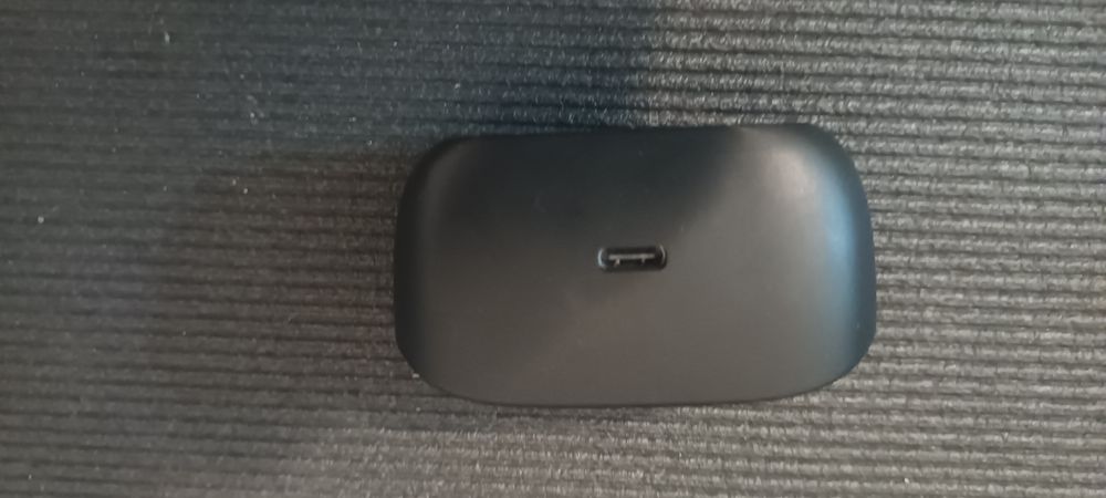 Jbl  earbuds praticamente novos