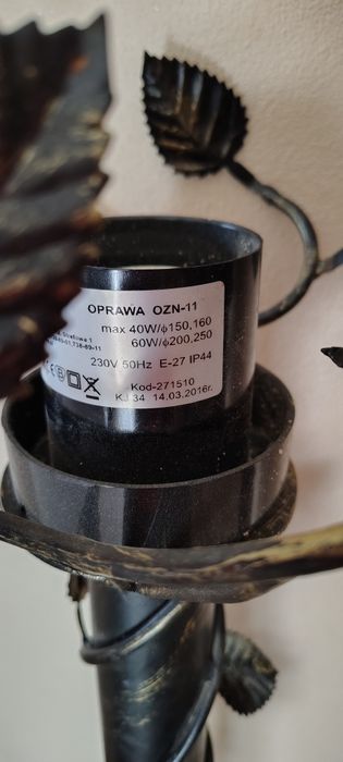 Lampy ogrodowe stojace metalowe kute liście