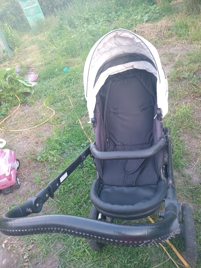 Продам детскую коляску 2в1