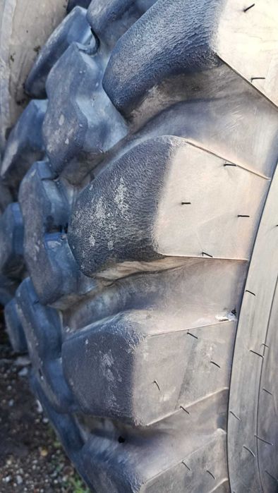 Opona rolnicza 400/80R24 BKT ładowarka JCB Cat Kramer Manitou Merlo